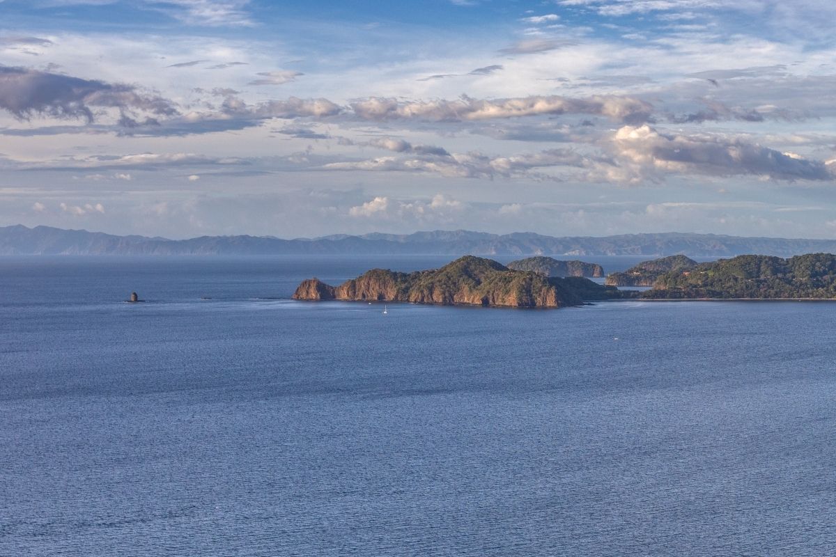 Papagayo coastline boat tour with snorkeling, wildlife, and beach exploration