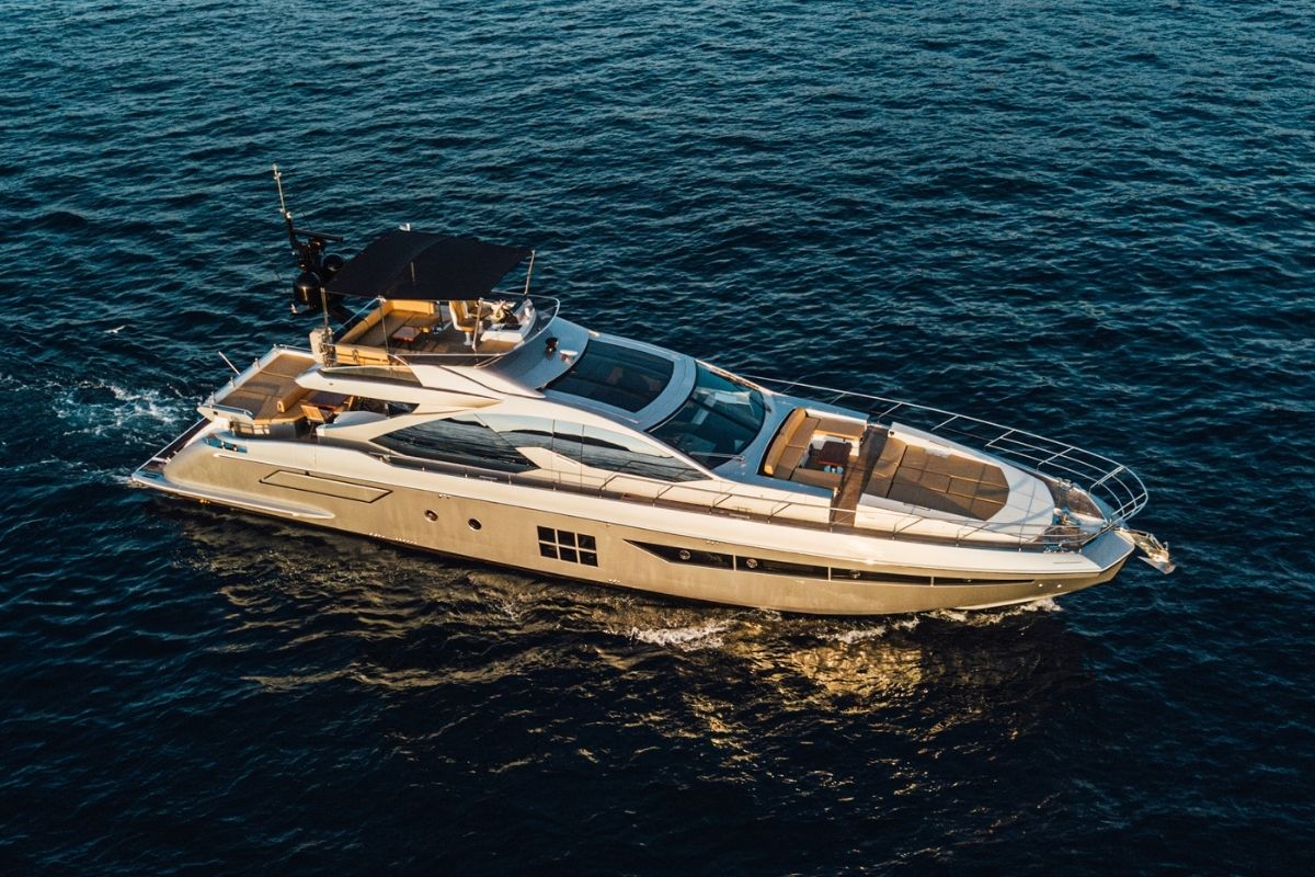 Luxury yacht rental Costa Rica for private cruises